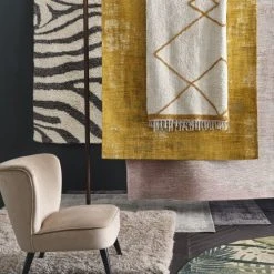 Maisons Du Monde Fauteuils Fauteuil Vintage En Velours Beige 4 Maisons Du Monde Fauteuils Fauteuil Vintage En Velours Beige -Fauteuils Shop fauteuil vintage en velours beige 1000 2 11 210054 5