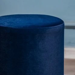 Nordlys Poufs Pouf En Velours Bleu Et Base En Bois -Fauteuils Shop pouf en velours bleu et base en bois 5
