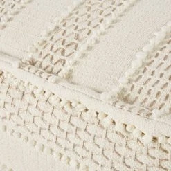 Maisons Du Monde Poufs Pouf Rectangulaire En Coton Blanc Avec Broderies Et Franges -Fauteuils Shop pouf rectangulaire en coton blanc avec broderies et franges 1000 4 34 214833 3