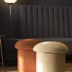 RNT By Really Nice Things Poufs Pouf Tapissé Avec Tissus Bouclé En Forme De Champignon Beige 3 RNT By Really Nice Things Poufs Pouf Tapissé Avec Tissus Bouclé En Forme De Champignon Beige -Fauteuils Shop pouf tapisse avec tissus boucle en forme de champignon beige 3